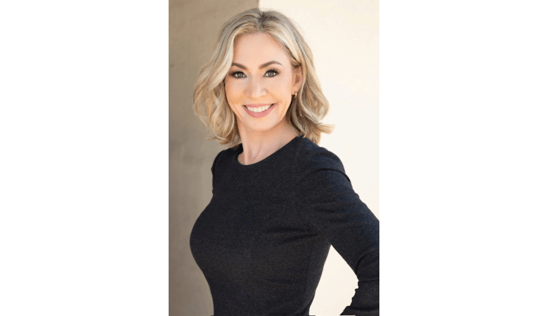 Suzanne Peterson headshot.