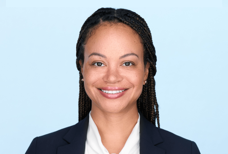 Aimi Bell headshot.
