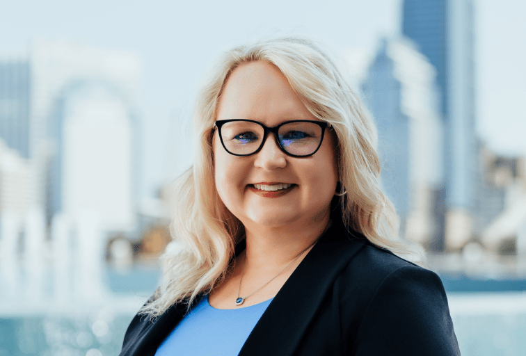 Cyndi Hulett-Hunt headshot
