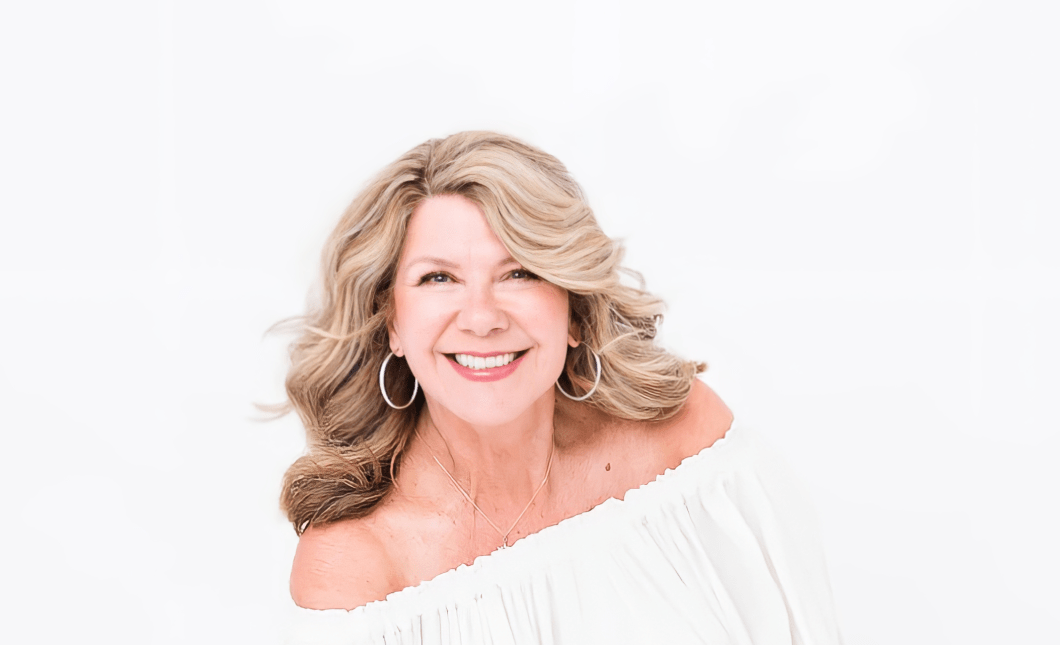 LisaBeth Thomas headshot