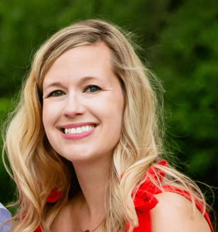 Claire O'Connor headshot.