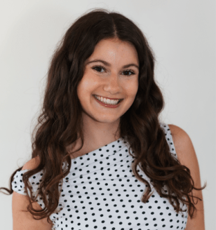 Sarah Auer headshot