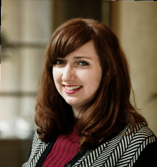 Laura Petersen headshot