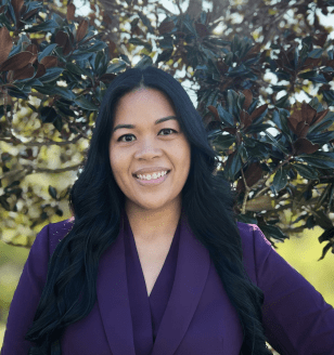Pearl Dickson headshot.