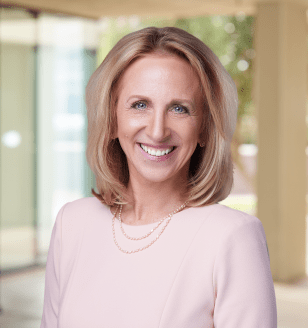 Barbi Reuter headshot