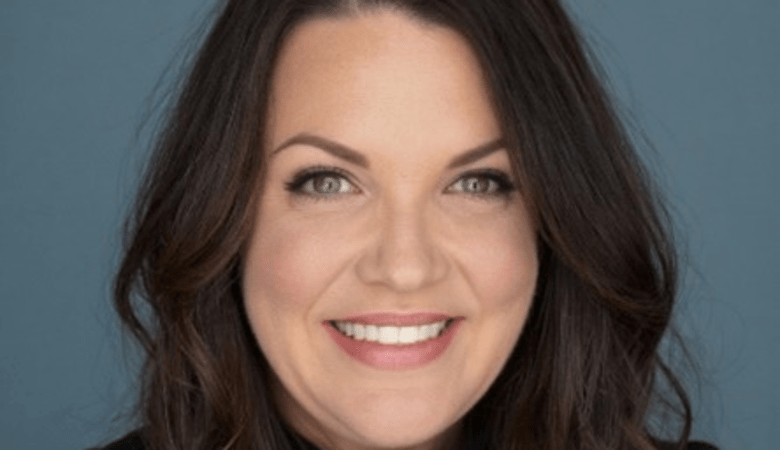 Amy Schroeder headshot