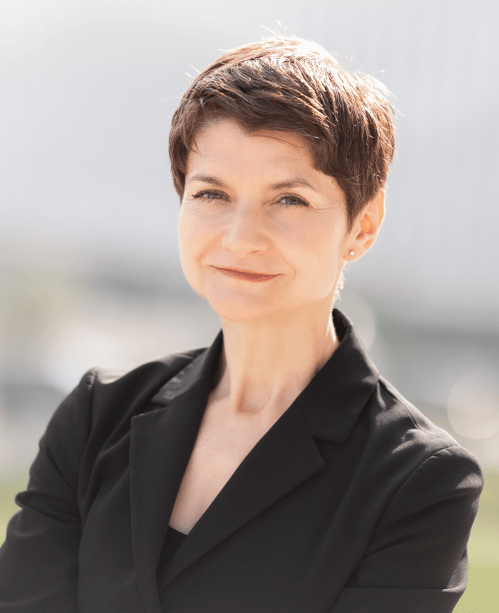 Clara Wineberg headshot.
