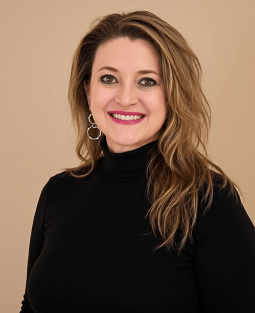 Norah White headshot.