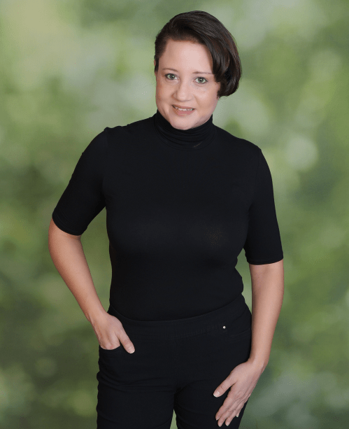 Claudia Avalos headshot.