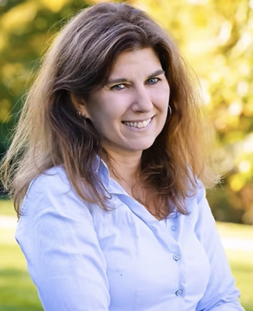 Karen Vaughan headshot.