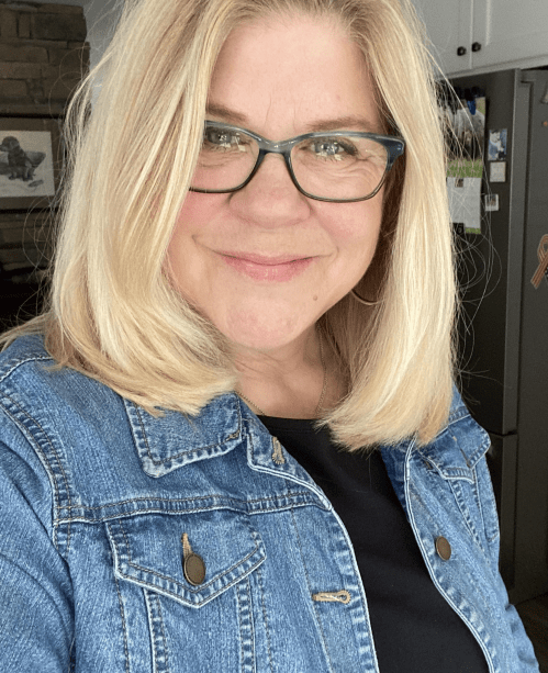 Joan Marshall headshot.