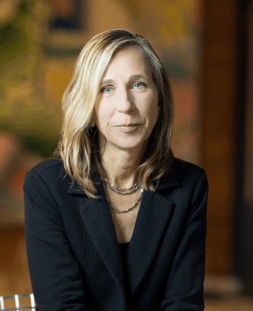 Sarah Dennis Phillips headshot.