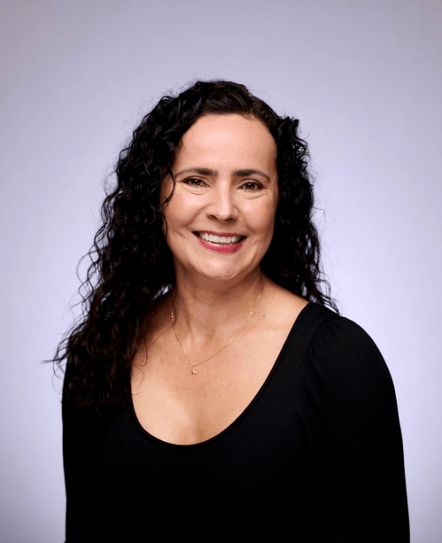 angela-gomez-jones