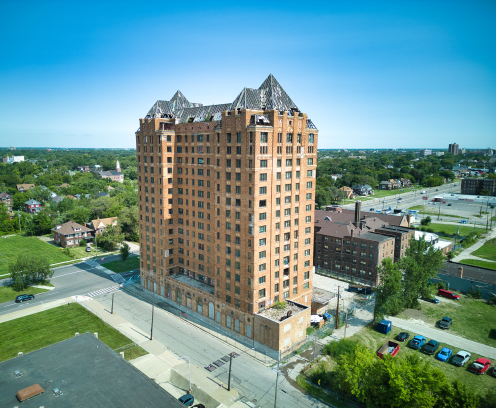 Lee Plaza Tour