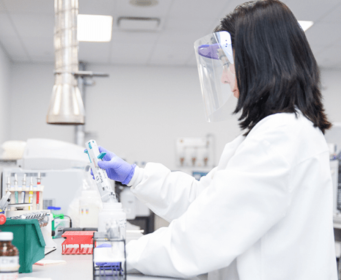 Women in a lab.