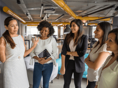 five-women-on-a-tour